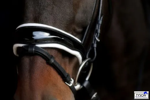 REST RAUS PREIS Trense Black n White Lack Strass Glitzer Schwarz Wei� nur VB Leder wei� unterlegt