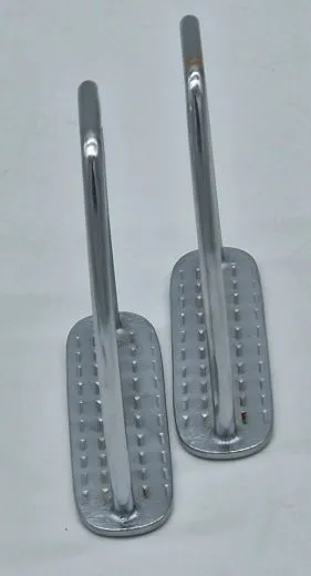 Kinder Steigb�gel 8 cm Tritt Metall Steigb�gel f�r Kinder Kindersteigb�gel Silberfarben