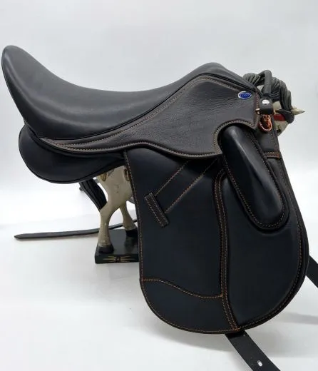 Ledersattel Anna Rosgold Glitzer 14 / 15 Zoll Kopfeisen verstellbar Monosattel Sattel Shetty Welsh Sattel aufges. Kniepauschen