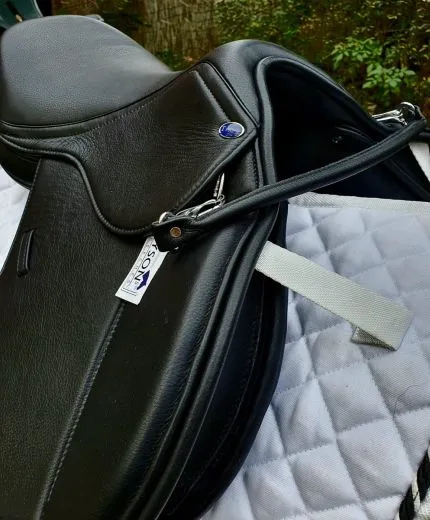 Leder Sattel JUMPER VS Schwerpunkt Springen + Kopfeisen Kindersattel Ponysattel Schwarz o Braun 14 15 Zoll ab 500�